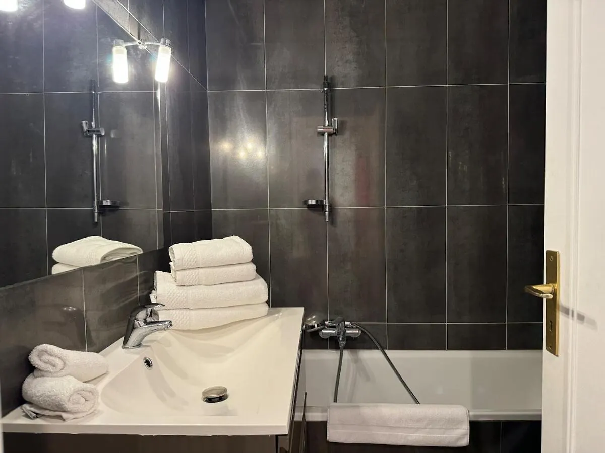 公寓 Chic 2 Bedroom With Huge Terrace And Pool 戛纳