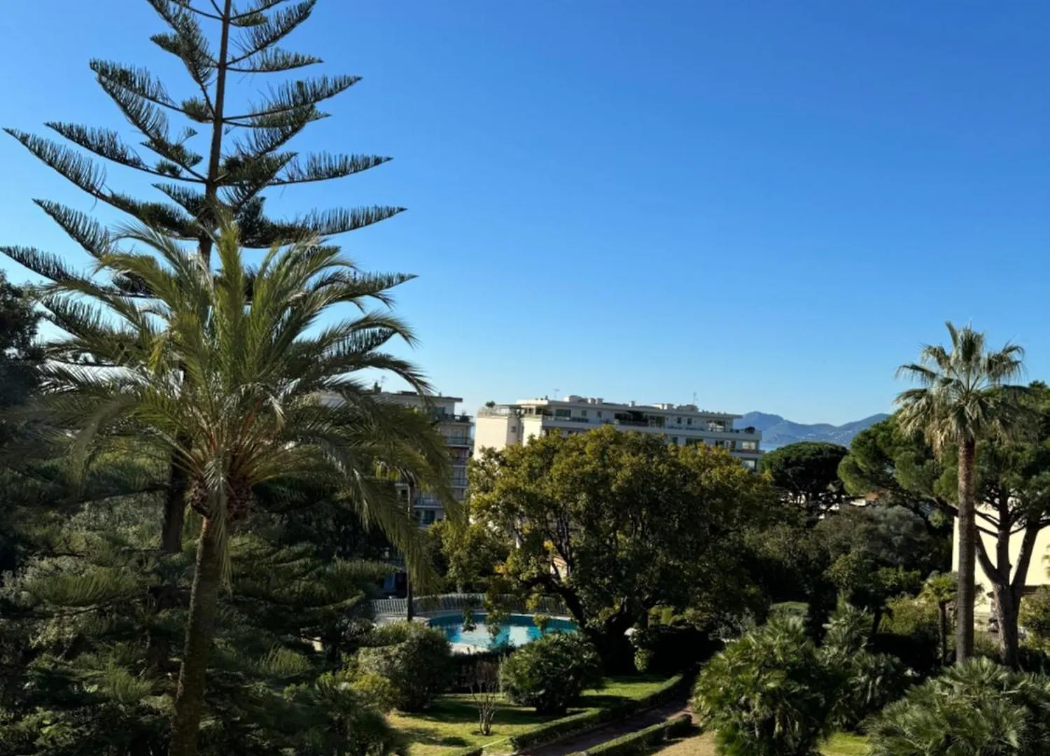 Chic 2 Bedroom With Huge Terrace And Pool Cannes