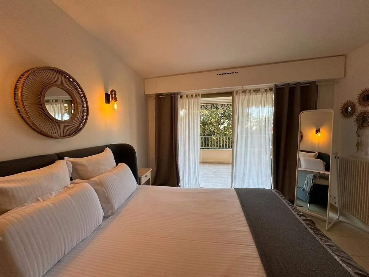 Apartment Chic 2 Bedroom With Huge Terrace And Pool Cannes